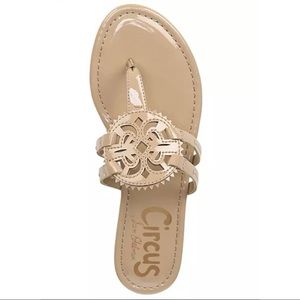 Circus by Sam Edelman almond patent Cherri Canyon Medallion Flat Sandals 9.5